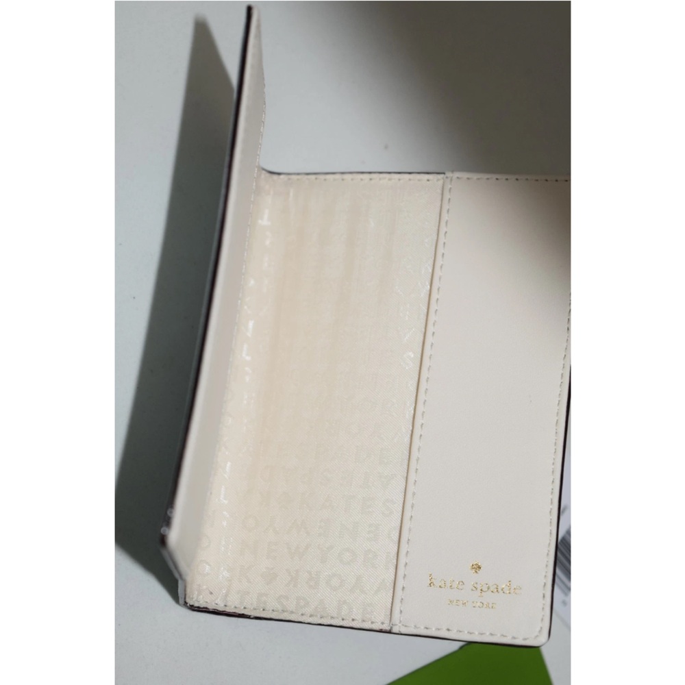 NWT KATE SPADE Passport Holder Leather Mikas Pond Island Waters - Picture 3 of 3
